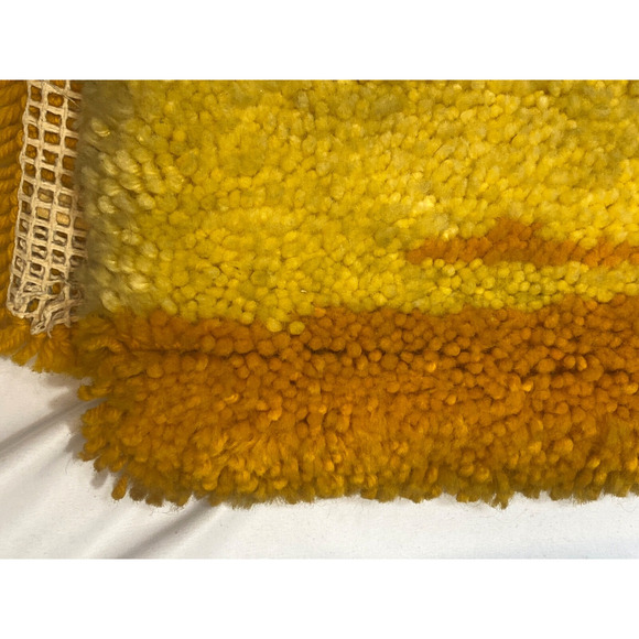 Latchhook 1970s Vintage Red Orange Brown 38x26" Trees, Water & Sun - Picture 9 of 9